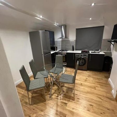 2 Bedroom Apartment In Hampdenrd London Ngoại thất bức ảnh