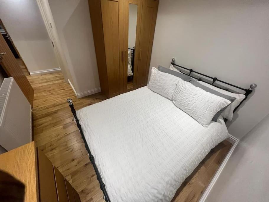 2 Bedroom Apartment In Hampdenrd London Ngoại thất bức ảnh