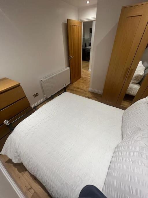2 Bedroom Apartment In Hampdenrd London Ngoại thất bức ảnh