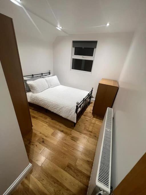2 Bedroom Apartment In Hampdenrd London Ngoại thất bức ảnh